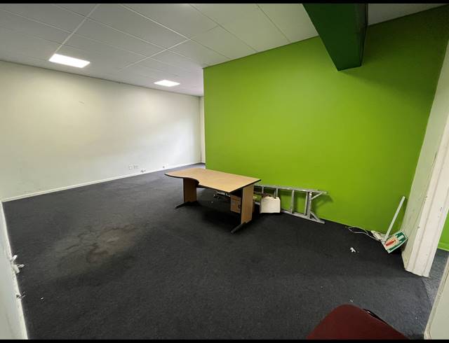 88M² OFFICE TO LET IN PAARDEN EILAND